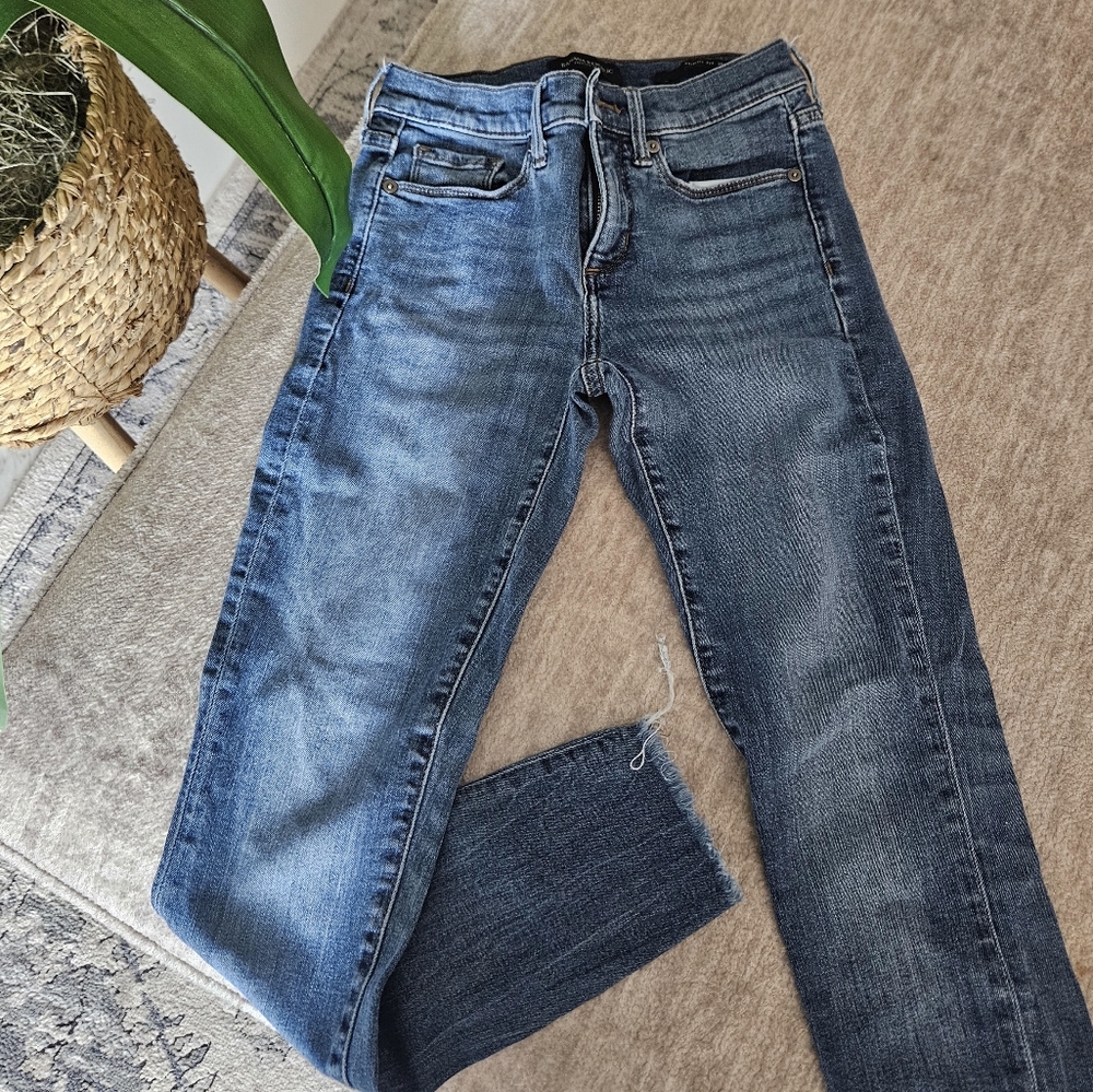 2 pairs of jeans